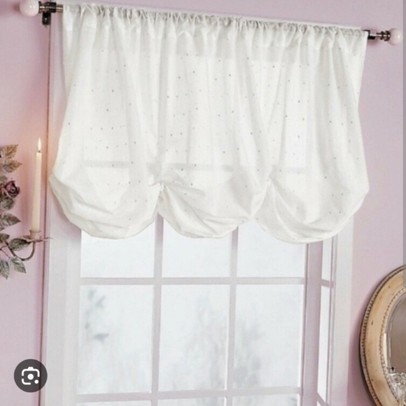 Simply Shabby Chic Accents Simply Shabby Chic Balloon Gathered